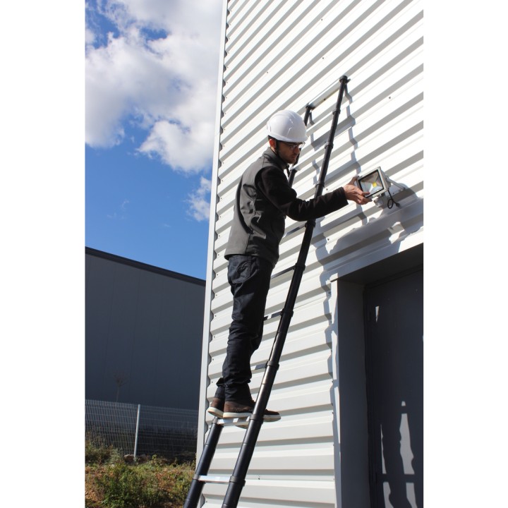Escalera  telescópica BLACK PRO + | L'Echelle Europeenne
