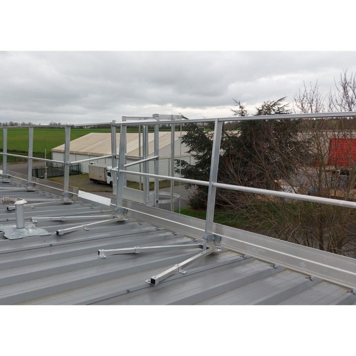 Barandilla FASTGUARD fijación sobre cubierta chapa - versión recta | L'Echelle Europeenne