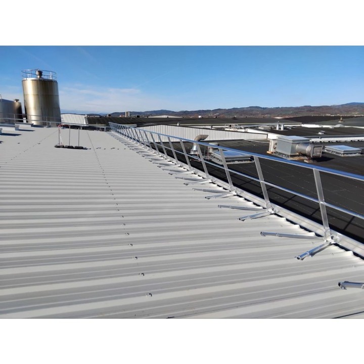 Barandilla FASTGUARD fijación sobre cubierta chapa - versión inclinada | L'Echelle Europeenne