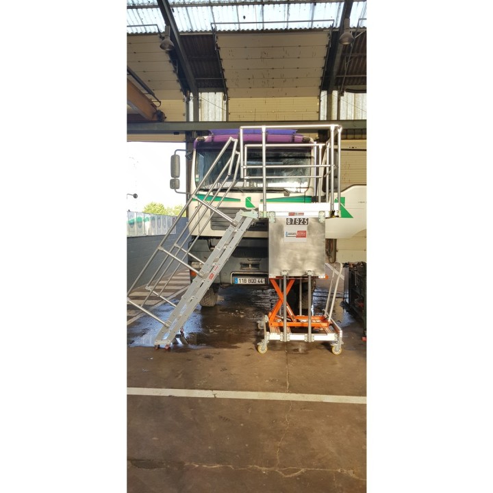 Plataforma de elevación  BEESAFE para el sector de la logística | L'Echelle Europeenne