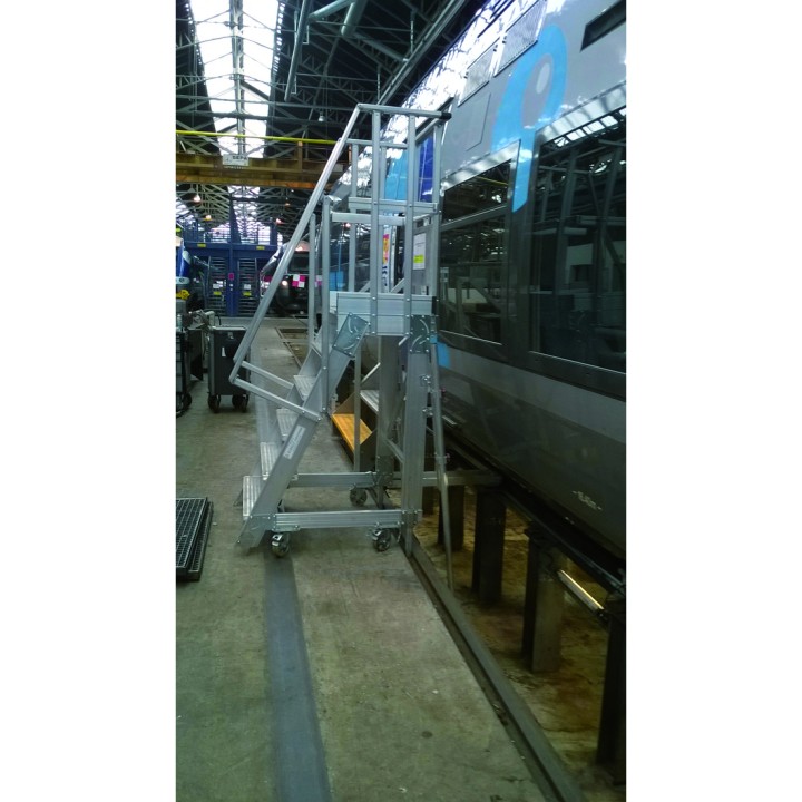 Plataforma móvil para la compañía de ferrocarriles franceses SNCF | L'Echelle Europeenne