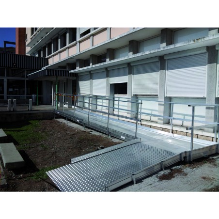 Rampa de acceso para  oersonal con minusvalías | L'Echelle Europeenne