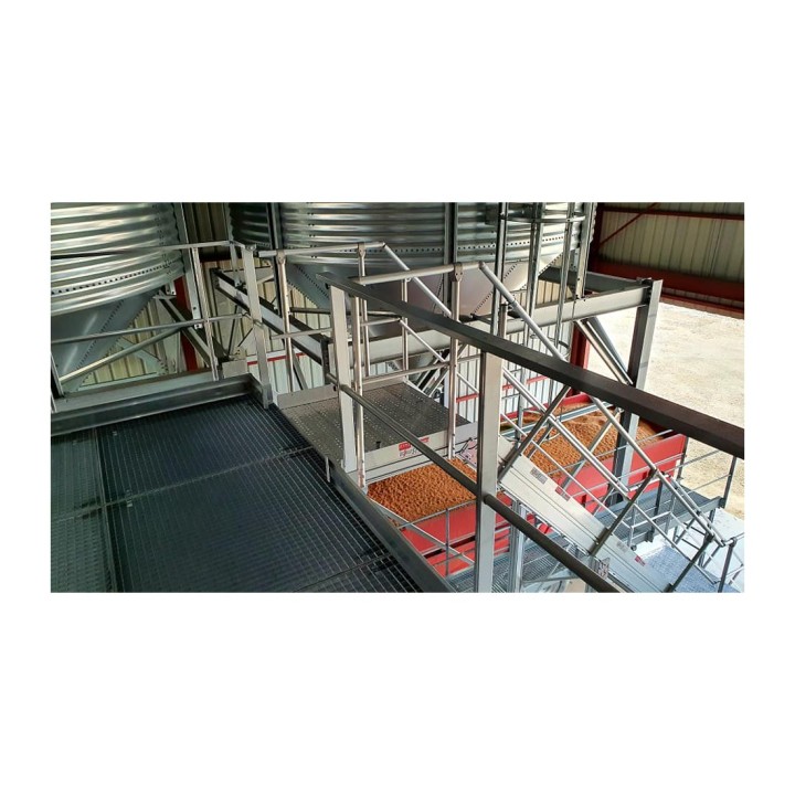 Escalera con plataforma LEEVEL inclinación 45° ancho 600 mm | L'Echelle Europeenne