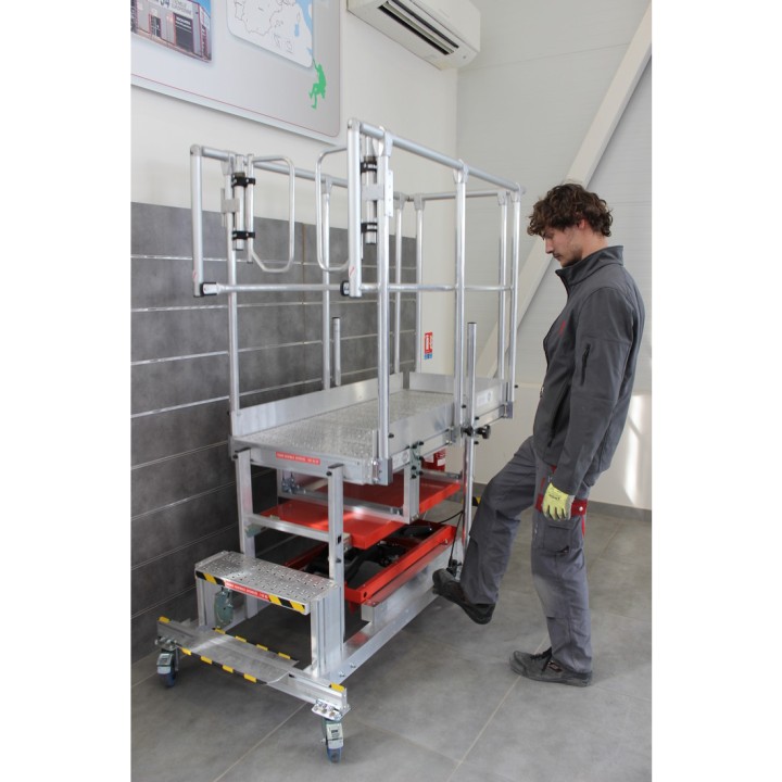 Elevación de la plataforma por pedal