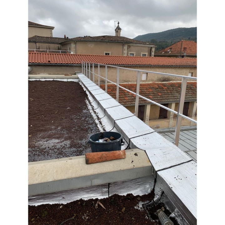 Suministro e instalación de barandillas fijas para tejados | L'Echelle Européenne