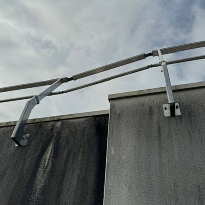 Suministro e instalación de barandillas fijas para tejados | L'Echelle Européenne