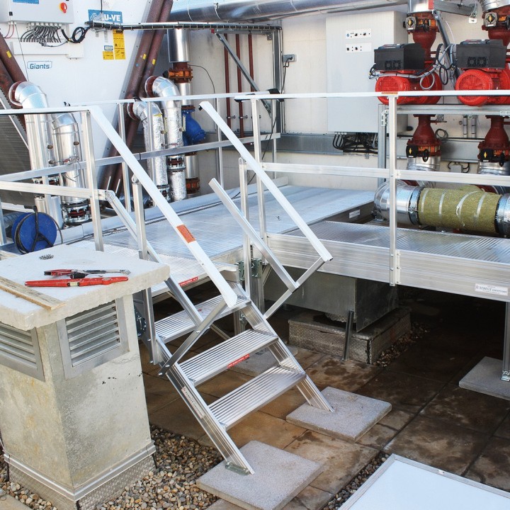 LEEVEL: Soluciones de acceso a medida para la circulación y el trabajo en altura | L'Echelle Européenne