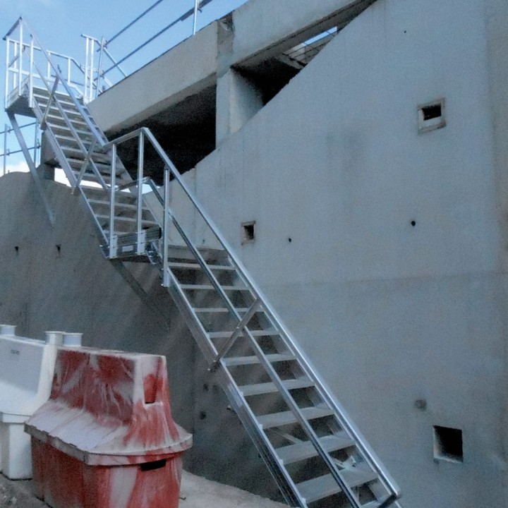 LEEVEL: Soluciones de acceso a medida para la circulación y el trabajo en altura | L'Echelle Européenne