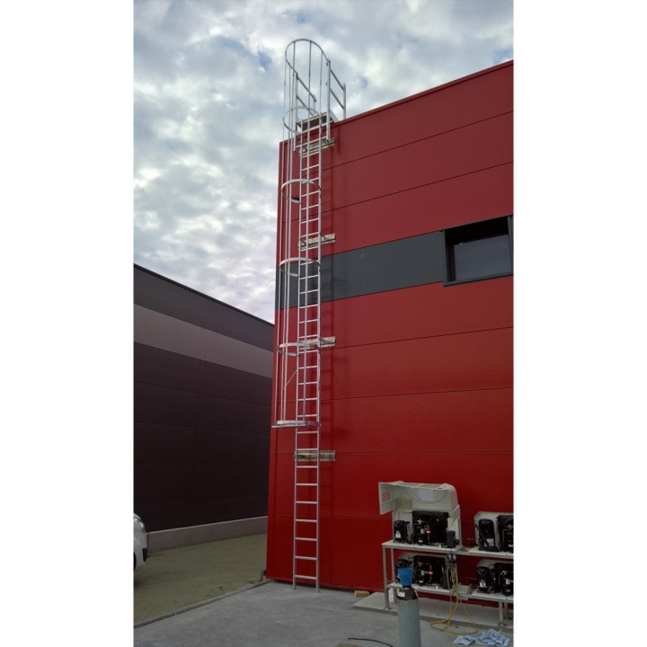 Suministro e instalación de escaleras de protección dorsal a medida | L'Echelle Européenne