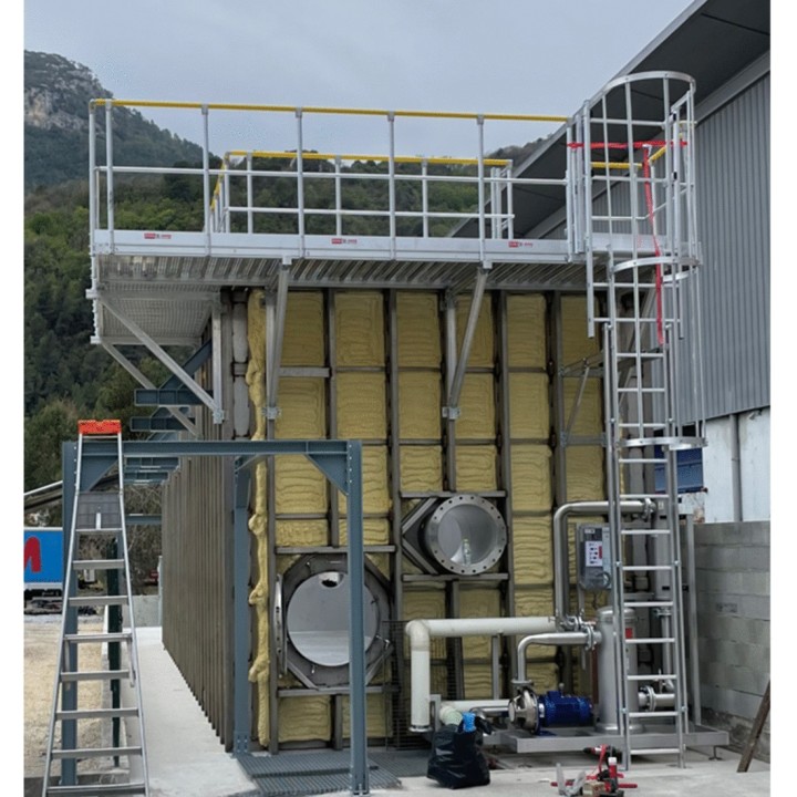 Suministro e instalación de escaleras de protección dorsal a medida | L'Echelle Européenne