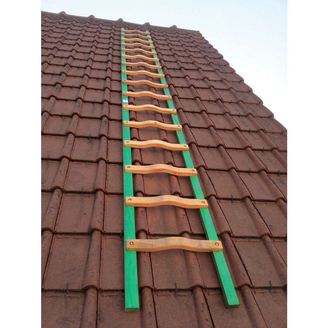 Escalera de tejado de madera
